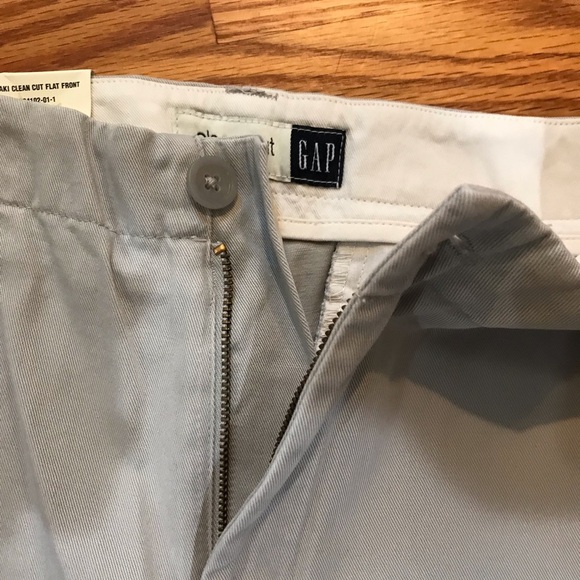 ▪️GAP clean cut Khakis - Picture 7 of 8